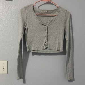 PacSun Light Gray Cropped Button-Front Long Sleeve Top